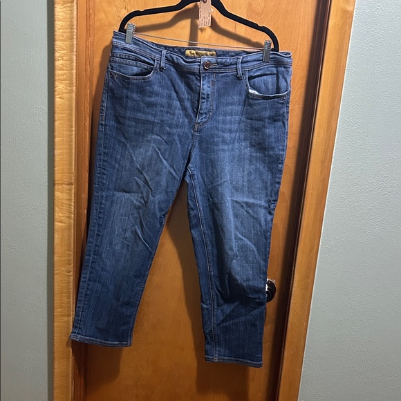 Seven7 Denim - Seven7 Women's Straight Leg Capris